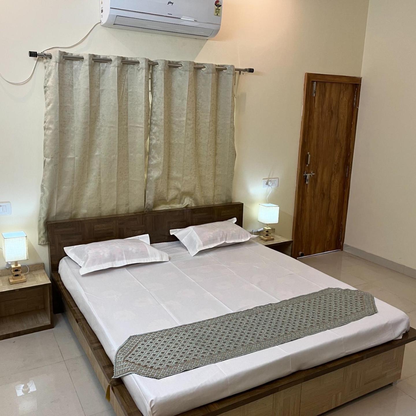 Hotel Shivashray Luxury Stays & Inn Ujjain Exterior foto