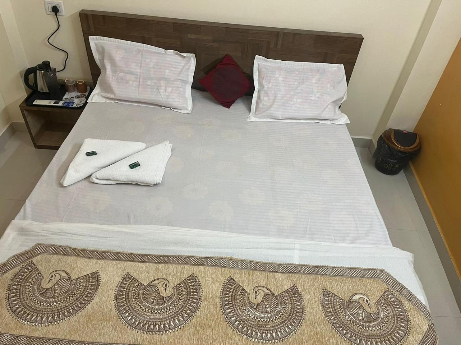 Hotel Shivashray Luxury Stays & Inn Ujjain Zimmer foto
