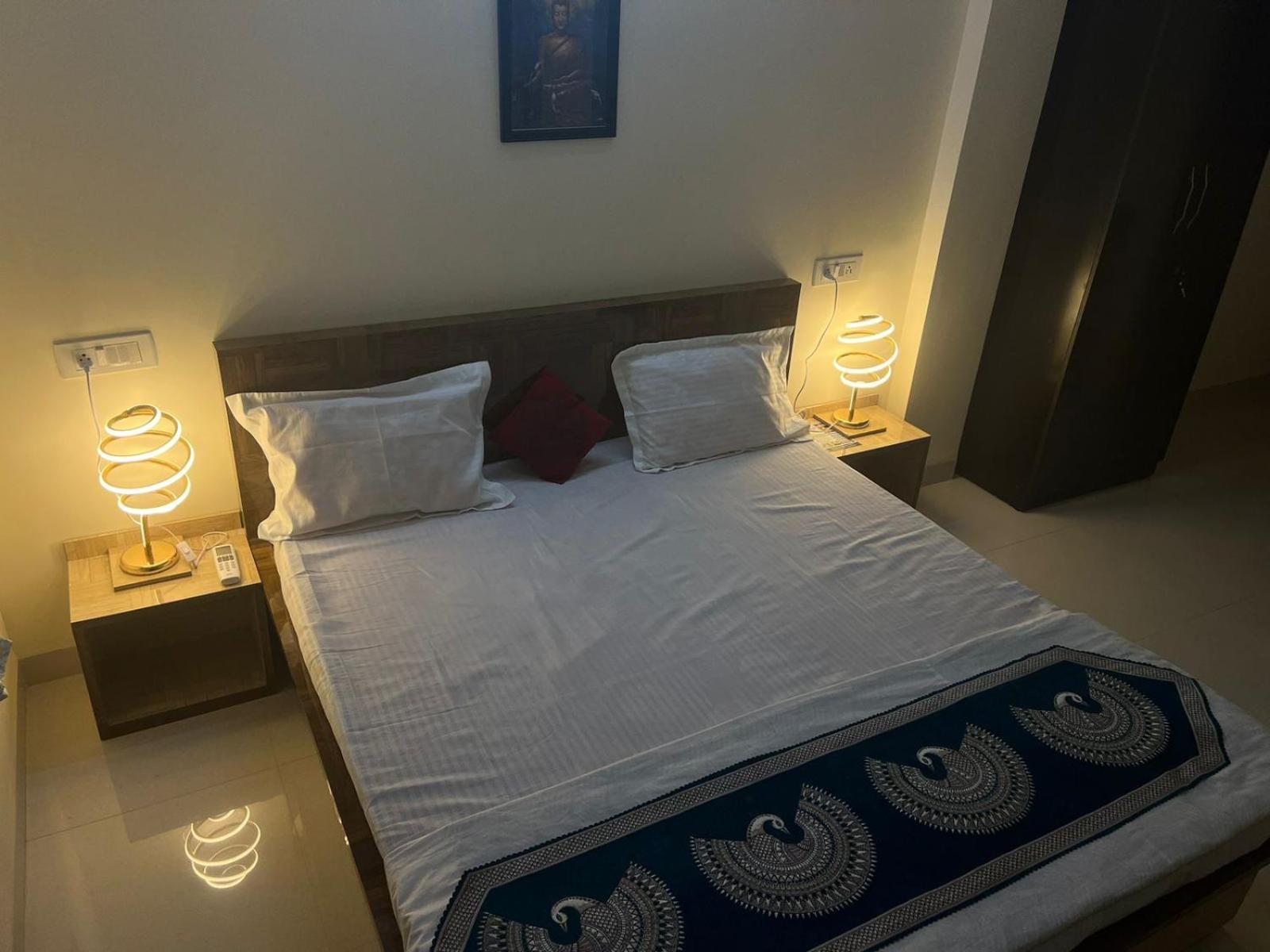 Hotel Shivashray Luxury Stays & Inn Ujjain Zimmer foto